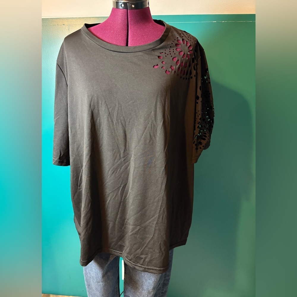 SHEIN Curve Black Cutout Short Sleeve Top